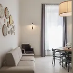Living U Homesuites 4* 莱切