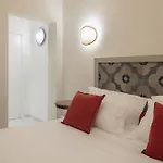Living U Homesuites 4*