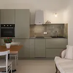 公寓式酒店 Living U Homesuites 4*