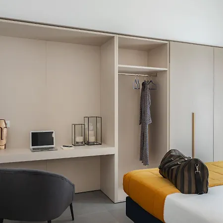 Living U Homesuites Apart Otel 4*