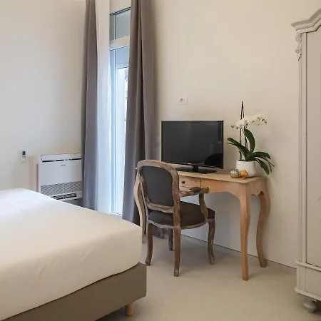 Апарт-отель Living U Homesuites