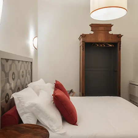 Living U Homesuites Apart Otel 4*