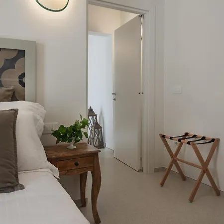 Living U Homesuites Apart Otel 4*