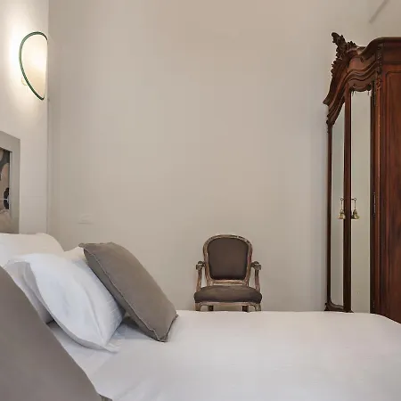 Living U Homesuites Апарт-отель