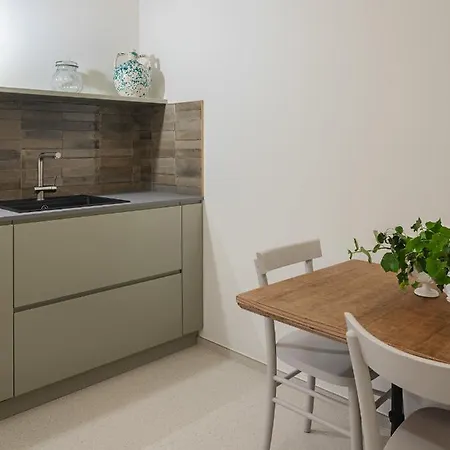 Living U Homesuites Apart Otel 4*