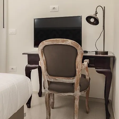 Living U Homesuites 4*