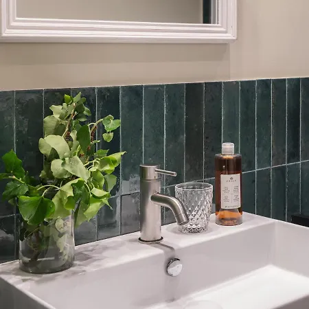 Living U Homesuites شقة فندقية ليتشي