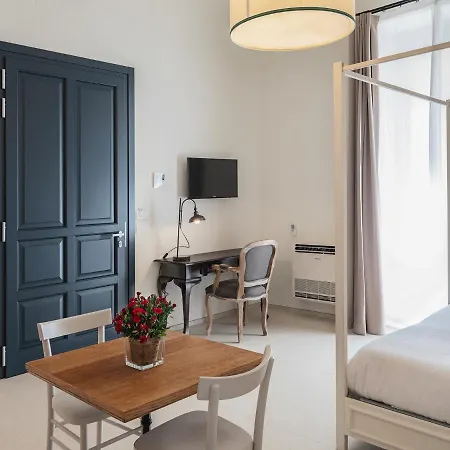 Living U Homesuites Apart Otel 4*