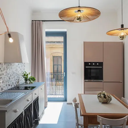 Living U Homesuites * Lecce