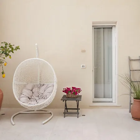 Living U Homesuites 4*