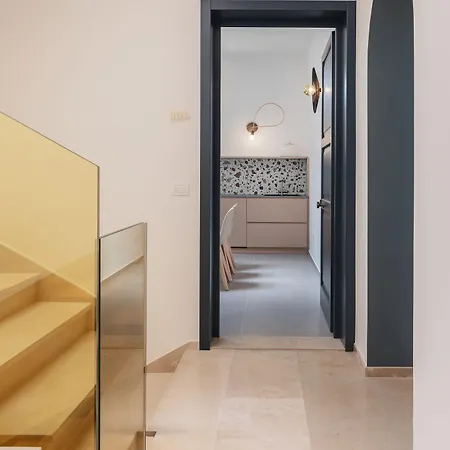 Living U Homesuites Лечче