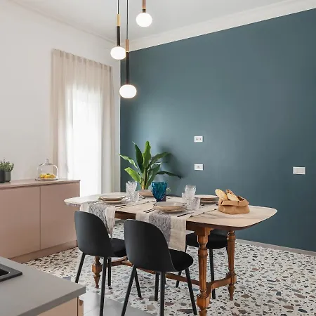 Living U Homesuites 아파트호텔 레체