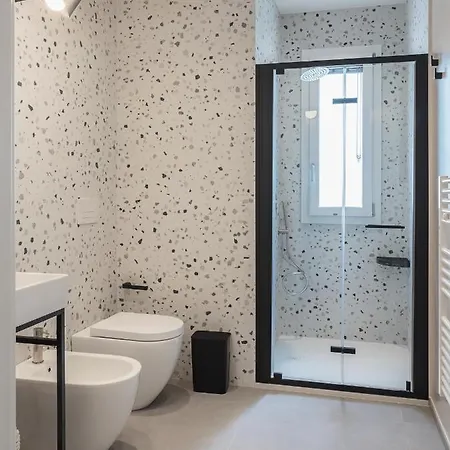 Living U Homesuites 아파트호텔 레체