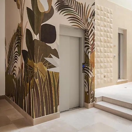 Living U Homesuites Aparthotel