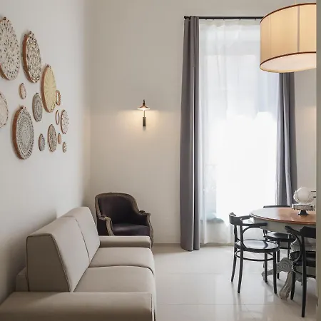 Living U Homesuites * Lecce