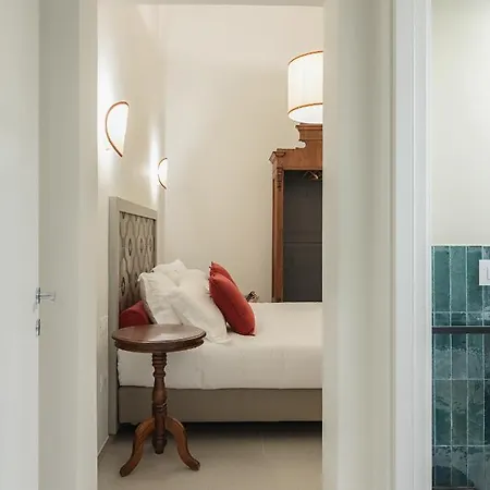 Aparthotel Living U Homesuites 4*