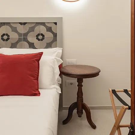 Living U Homesuites Lägenhetshotell 4*