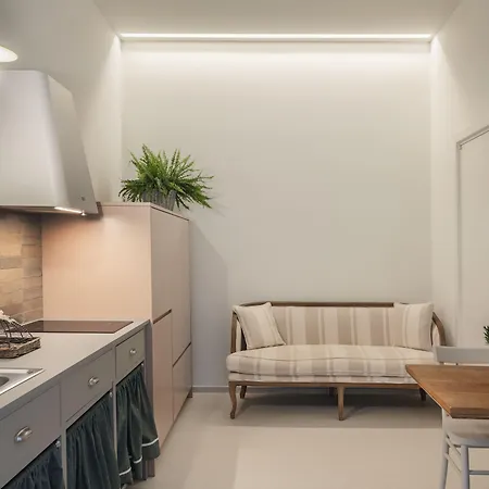Ξενοδοχείο με διαμερίσματα Living U Homesuites Λέτσε