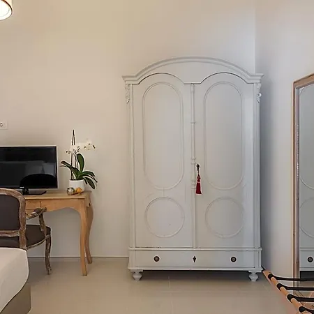 Apart-hotel Living U Homesuites 4*