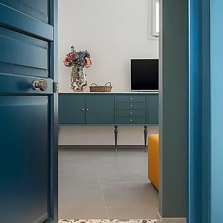 Living U Homesuites Λέτσε