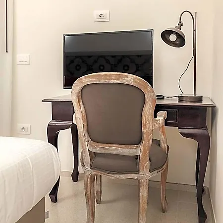 Living U Homesuites 4*
