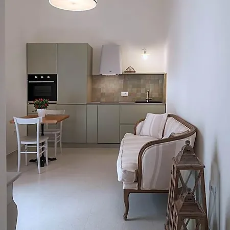 Living U Homesuites Ξενοδοχείο με διαμερίσματα 4*