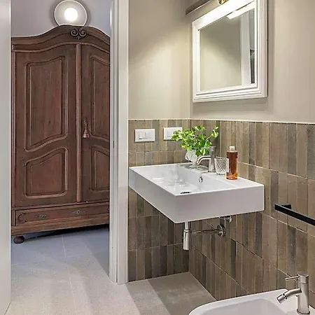 Living U Homesuites Aparthotel Lecce