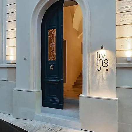 Living U Homesuites 4*