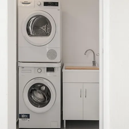 Aparthotel Living U Homesuites 4*