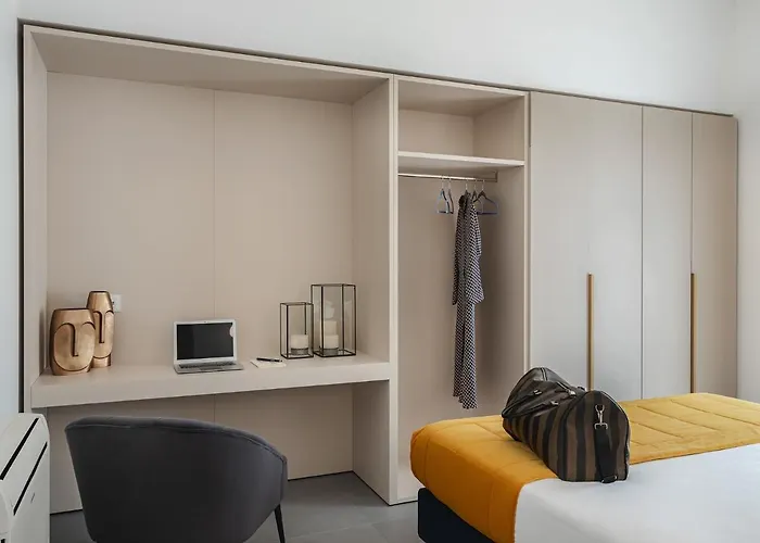 Living U Homesuites Aparthotel 4*