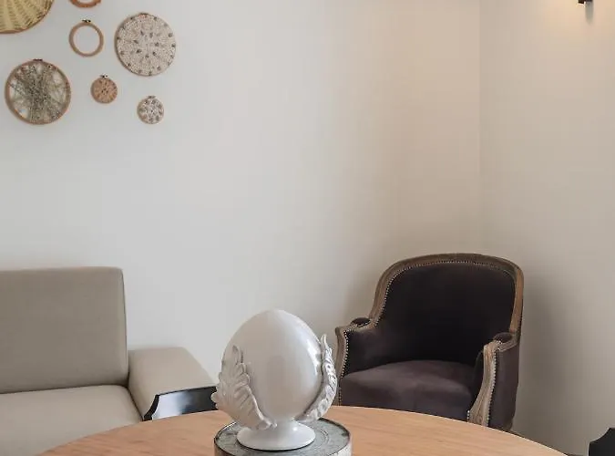 Living U Homesuites Apart Otel 4*