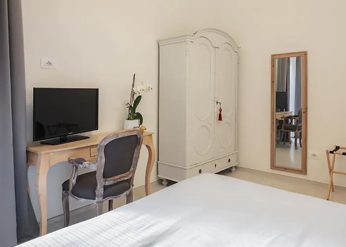 Living U Homesuites Aparthotel