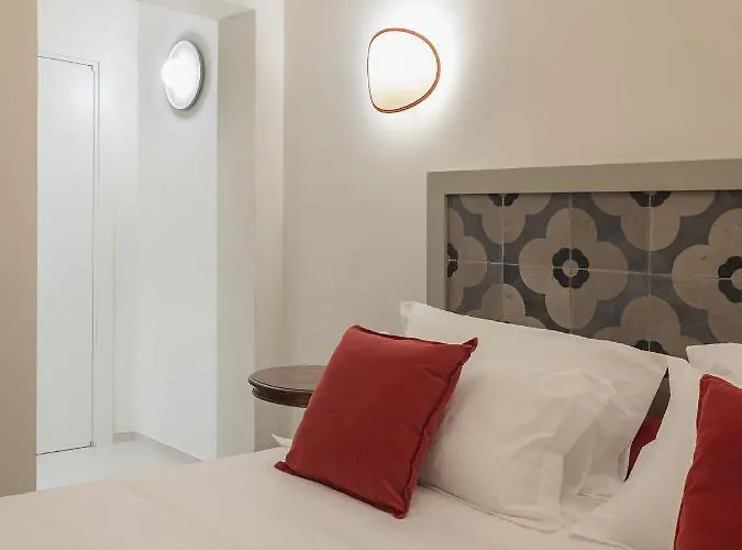 Living U Homesuites 4*
