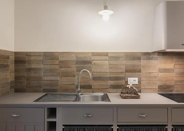 Living U Homesuites 4*