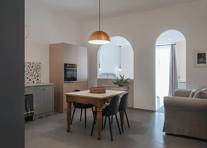 Living U Homesuites 4*