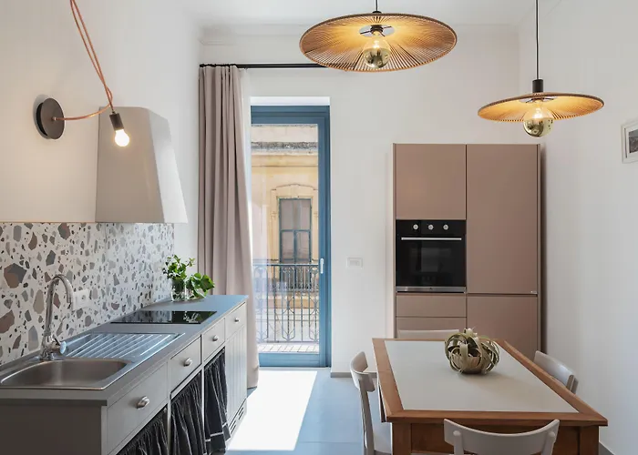 Living U Homesuites 4*