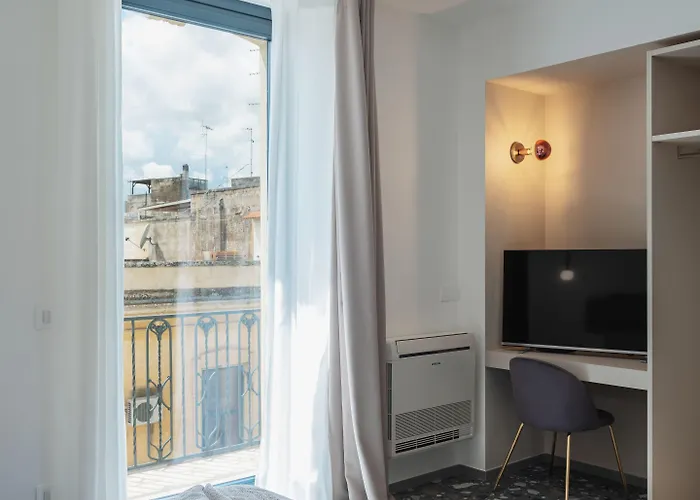 Living U Homesuites 4*